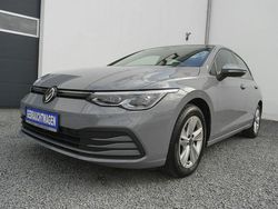 Grau Gebraucht 2023 VW Golf VIII IQ Drive Limousine | 21.900 € (Etwas zu teuer)