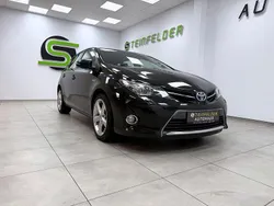 Schwarz Gebraucht 2013 Toyota Auris Hybrid Edition Limousine | 11.990 € (Etwas zu teuer)