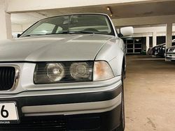 Silber Gebraucht 1997 BMW 318 Coupé | 7.500 €