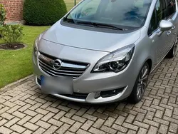 Silber Gebraucht 2015 Opel Meriva Van / Kleinbus | 11.500 €