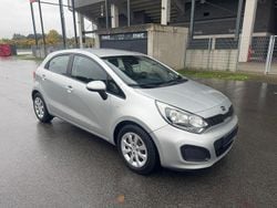 Bright silver Gebraucht 2012 Kia Rio Edition 7 Limousine | 4.490 € (Fairer Preis)