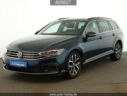 Aquamarinblau metallic Gebraucht 2022 VW Passat GTE Kombi | 20.990 € (Guter Preis)