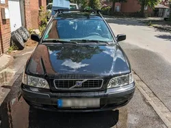 Schwarz Gebraucht 2003 Volvo V40 Kombi | 350 € (Superpreis)