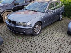 Grau Gebraucht 2004 BMW 320 Kombi | 1.799 € (Guter Preis)