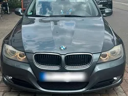 Grün Gebraucht 2010 BMW 318 Kombi | 4.100 € (Guter Preis)