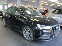 Schwarz Gebraucht 2017 Audi A1 S-Line Limousine | 10.980 €