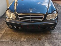 Schwarz Gebraucht 2006 Mercedes C180 Limousine | 10.777 €