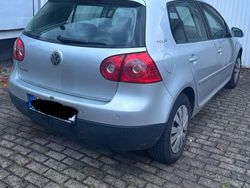 Silber Gebraucht 2007 VW Golf V Kleinwagen | 2.350 € (Guter Preis)