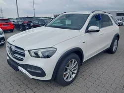 Diamantweiss metalliclack (metallic) Gebraucht 2021 Mercedes GLE350e SUV | 43.450 € (Fairer Preis)