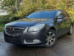 Grau Gebraucht 2010 Opel Insignia Selection Kombi | 1.900 € (Guter Preis)