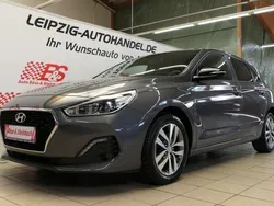 Grau Gebraucht 2018 Hyundai i30 Passion Limousine | 13.974 € (Etwas zu teuer)