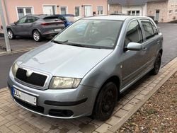 Grau Gebraucht 2007 Skoda Fabia Limousine | 2.000 € (Teuer)