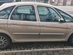 Gold Gebraucht 2005 Citroën Xsara Picasso Van / Kleinbus | 2.750 € (Etwas zu teuer)