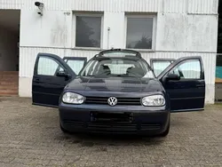 Blau Gebraucht 2002 VW Golf IV Comfortline Kombi | 2.699 € (Fairer Preis)