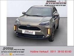 Dunkel bronze metallic Gebraucht 2023 Toyota Yaris Cross Connect Style SUV | 27.490 € (Fairer Preis)