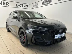 Obsidianschwarz metallic Neu 2024 Ford Focus ST Limousine | 39.980 € (Guter Preis)
