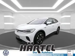 Gletscherweiss (white), metallic Gebraucht 2022 VW ID.4 Pro Performance SUV | 28.300 € (Fairer Preis)
