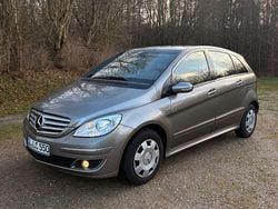 Grau Gebraucht 2006 Mercedes B180 Van / Kleinbus | 2.500 € (Guter Preis)