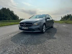 Grau Gebraucht 2017 Mercedes A180 Kombi | 15.500 € (Fairer Preis)