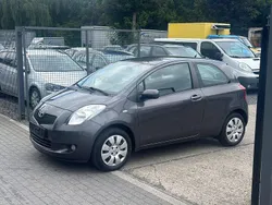 Grau Gebraucht 2008 Toyota Yaris Team Kleinwagen | 2.000 € (Guter Preis)