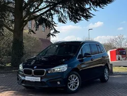 Schwarz Gebraucht 2017 BMW 218 Gran Tourer Advantage Van / Kleinbus | 9.699 € (Superpreis)