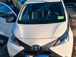 Weiß Gebraucht 2018 Toyota Aygo Kleinwagen | 6.500 €