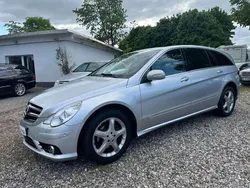 Grau Gebraucht 2009 Mercedes R350 Edition Van / Kleinbus | 15.000 €