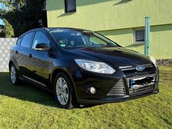 Schwarz Gebraucht 2011 Ford Focus Trend Limousine | 3.900 € (Guter Preis)