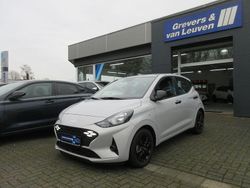 Grau Gebraucht 2023 Hyundai i10 Select Kleinwagen | 16.400 € (Fairer Preis)