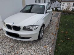 Weiß Gebraucht 2009 BMW 116 Lifestyle Kleinwagen | 3.950 € (Fairer Preis)