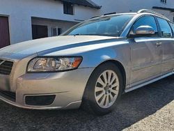 Silber Gebraucht 2010 Volvo V50 R-Design Kombi | 2.999 €