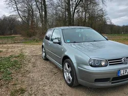 Grau Gebraucht 2003 VW Golf IV Kleinwagen | 1.550 € (Etwas zu teuer)