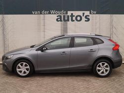 Grau Gebraucht 2018 Volvo V40 CC Kinetic Kombi | 12.900 € (Teuer)