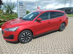 Rot Gebraucht 2024 Ford Focus Titanium Limousine | 23.499 € (Fairer Preis)