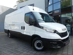 Weiss (metallic) Gebraucht 2023 Iveco Daily Van | 19.800 € (Superpreis)