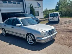 Silber Gebraucht 1995 Mercedes 230 Elegance Limousine | 2.900 €