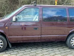 Rot Gebraucht 1995 Chrysler Voyager Van / Kleinbus | 1.300 €