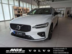 Crystal white pearl / metallic Gebraucht 2024 Volvo V60 Plus Kombi | 49.890 €