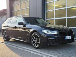 Carbonschwarz metallic Gebraucht 2021 BMW 530 M Sport Kombi | 36.900 € (Fairer Preis)