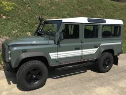 Grün Gebraucht 2011 Land Rover Defender SUV | 54.000 €