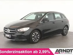 Kosmosschwarz Gebraucht 2021 Mercedes B180 Progressive Van / Kleinbus | 22.884 € (Guter Preis)