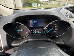 Grau Gebraucht 2014 Ford Kuga SUV | 12.500 € (Etwas zu teuer)