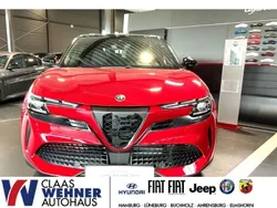 Rot (rosso brera) Neu 2024 Alfa Romeo Junior Edizione Speciale SUV | 43.990 € (Etwas zu teuer)