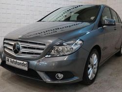 Grau Gebraucht 2013 Mercedes B180 Van / Kleinbus | 10.890 € (Fairer Preis)