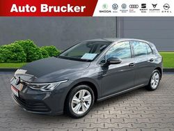 Grau Gebraucht 2022 VW Golf VIII Life Limousine | 21.770 € (Etwas zu teuer)