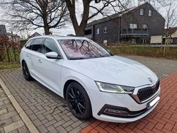 Weiß Gebraucht 2021 Skoda Octavia Kombi | 28.200 € (Teuer)