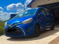 Blau Gebraucht 2014 Toyota Yaris Hybrid Comfort Limousine | 6.500 €