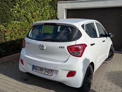 Weiß Gebraucht 2016 Hyundai i10 Classic Kleinwagen | 5.700 € (Etwas zu teuer)