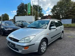 Silber Gebraucht 2000 Ford Focus Ghia Kombi | 1.900 € (Fairer Preis)