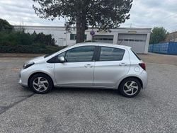 Silber Gebraucht 2016 Toyota Yaris Hybrid Edition-S Limousine | 8.999 € (Superpreis)